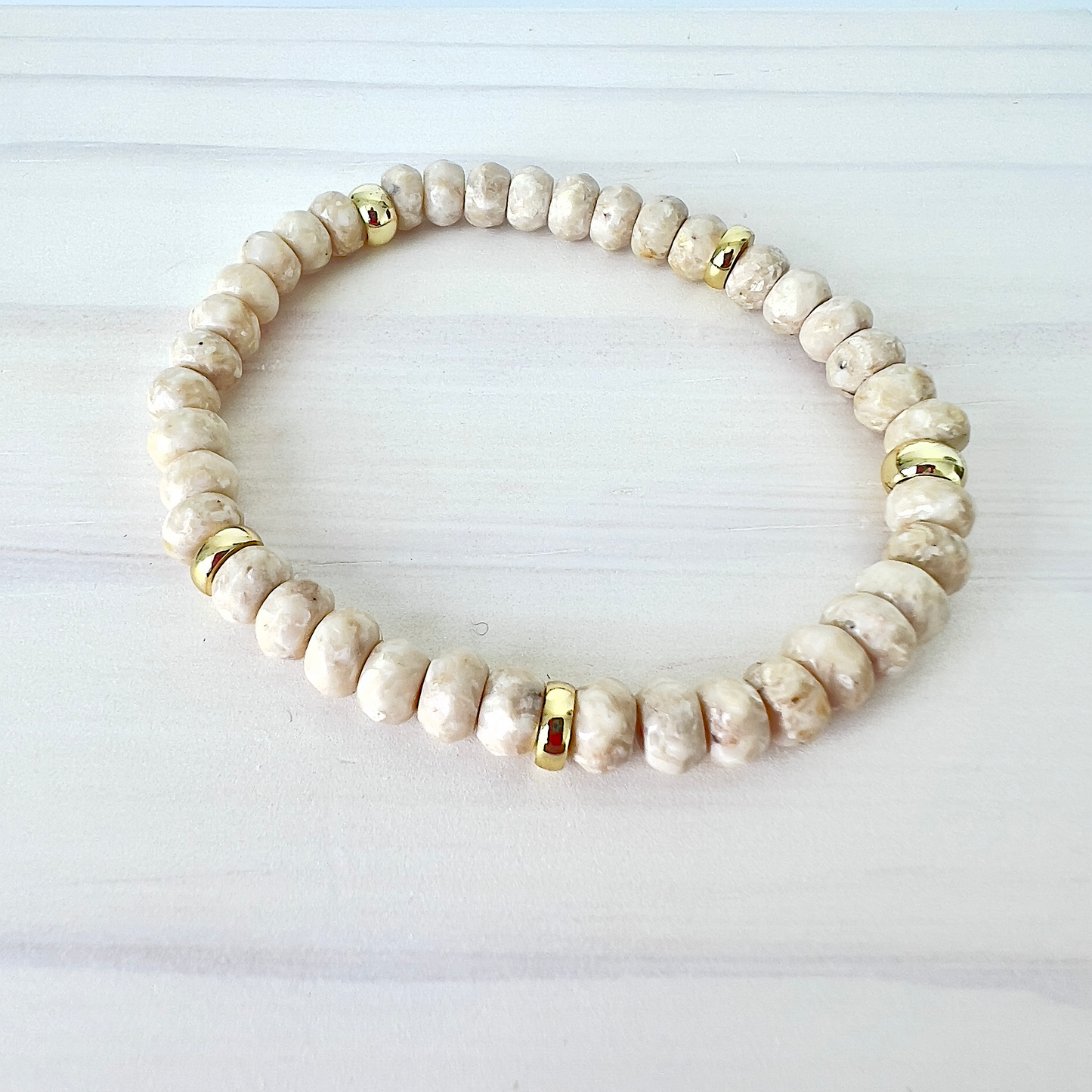 RIVER STONE BASIC- w Gold Accents